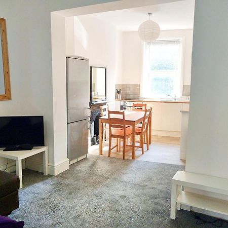 Entire Floor 2 Bedrooms On Westcliff Борнмут Екстер'єр фото
