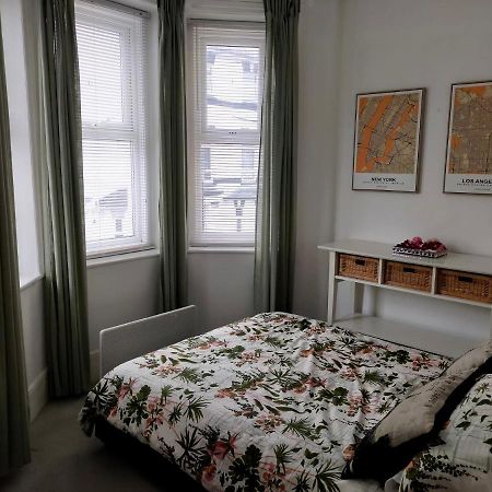 Entire Floor 2 Bedrooms On Westcliff Борнмут Екстер'єр фото