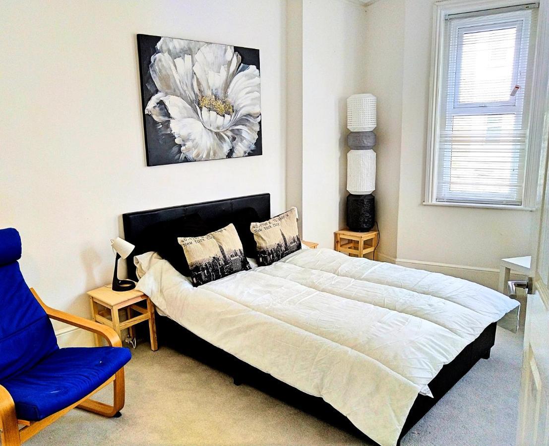 Entire Floor 2 Bedrooms On Westcliff Борнмут Екстер'єр фото