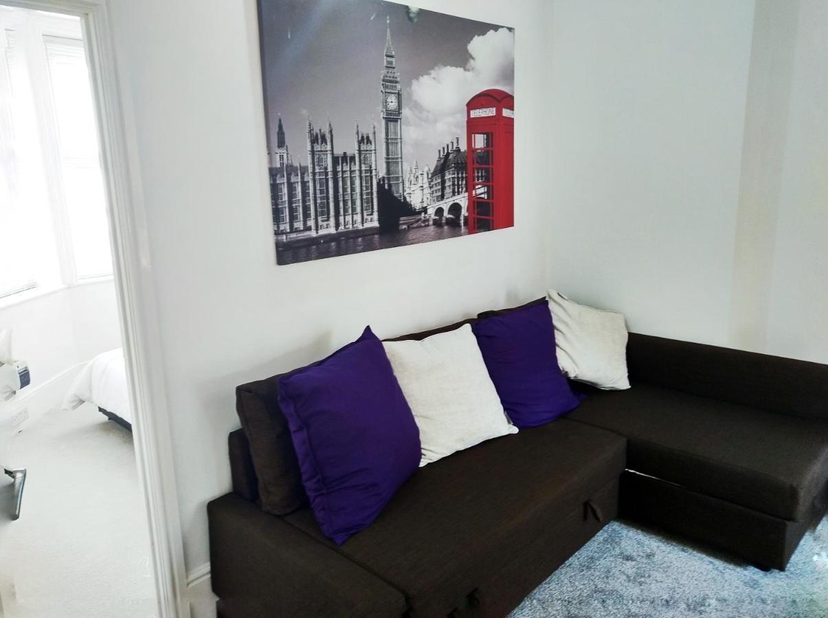 Entire Floor 2 Bedrooms On Westcliff Борнмут Екстер'єр фото